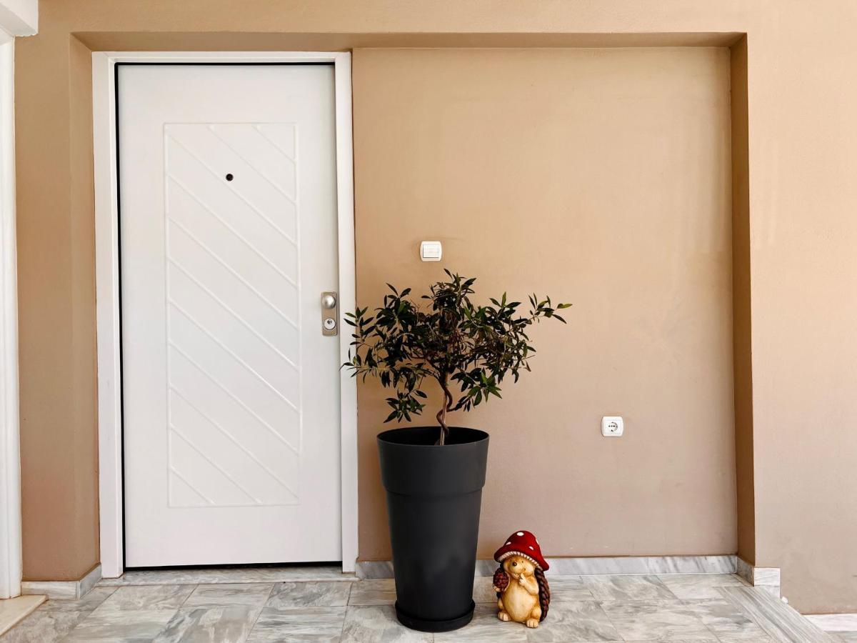 Vasilias Home Near Ath Airport Koropí Kültér fotó